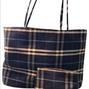 ( HOLD) Burberry London Tote / And Makeup Bag